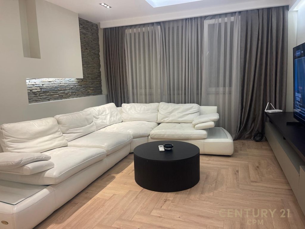 Apartament Modern 2+1+2 me Qira në  Bllok