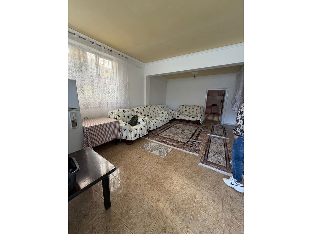 Vilë 6+2 Me Qira në Allias, Tiranë - 3500€ | 220 m²
