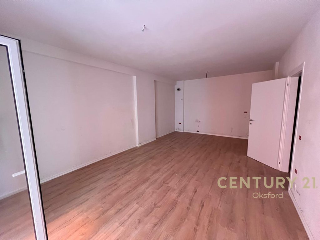 APARTAMENT 1+1 PER SHITJE NE YZBERISHT