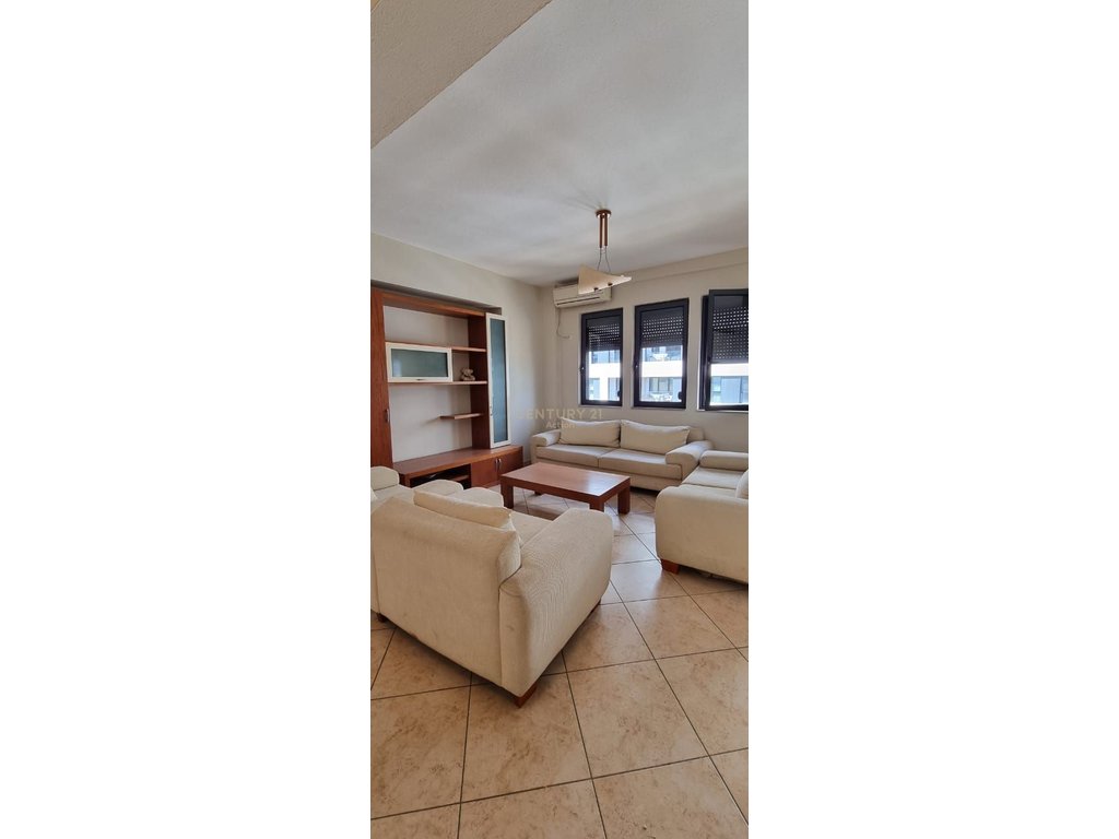 JAPIM   ME QIRA  APARTAMENT  2+1+2 PER  ZYRE  /BANIM,MBRAPA  SQUARE  21!