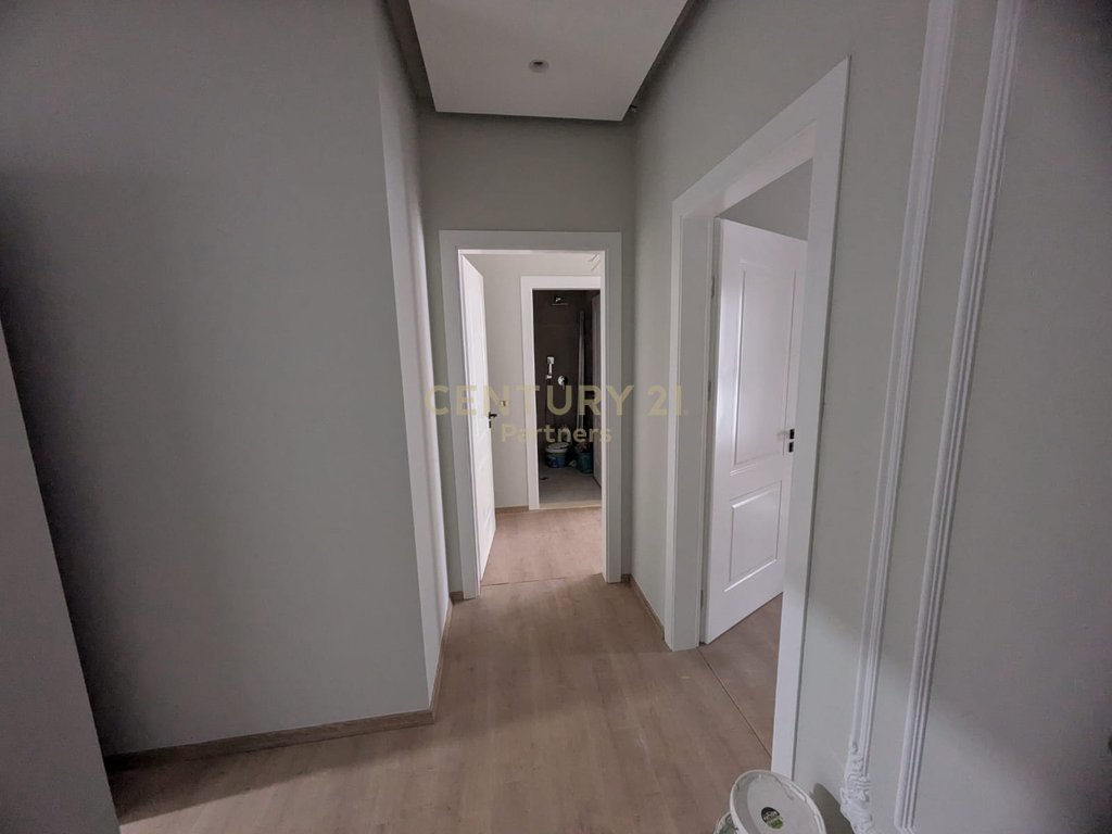 APARTAMENT 2+1+2 PER SHITJE NE RRUGEN 5 MAJI PRANE CONCORD CENTER