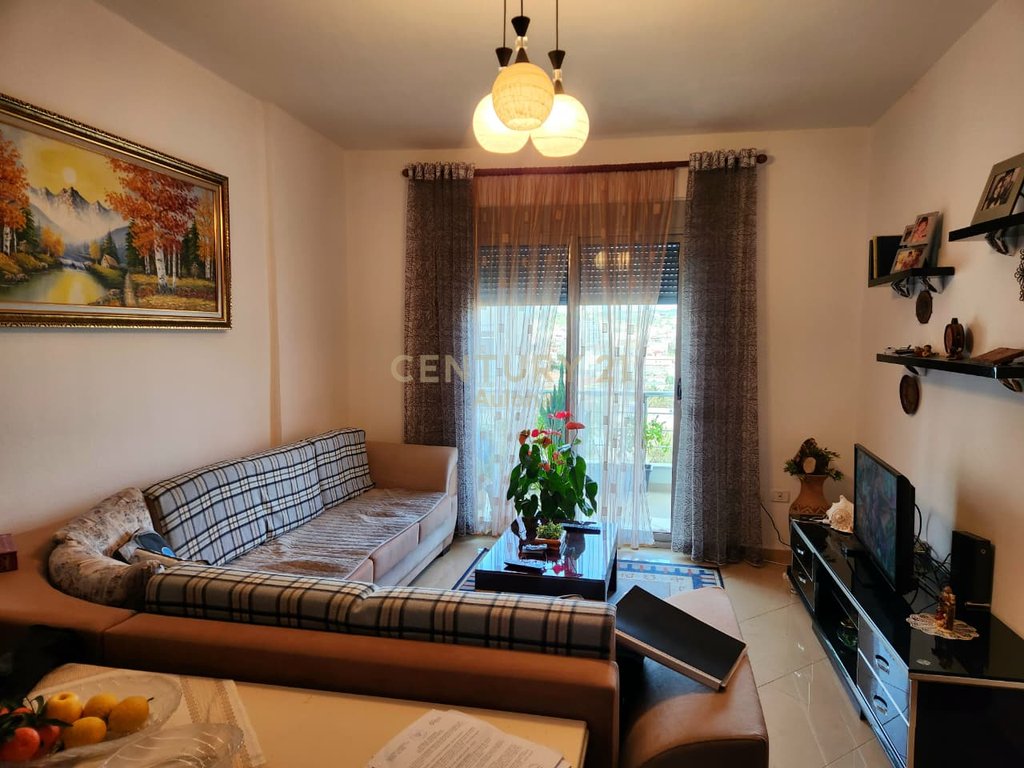 SHITET APARTAMENT 1+1 PRANE LUNGOMARE 1