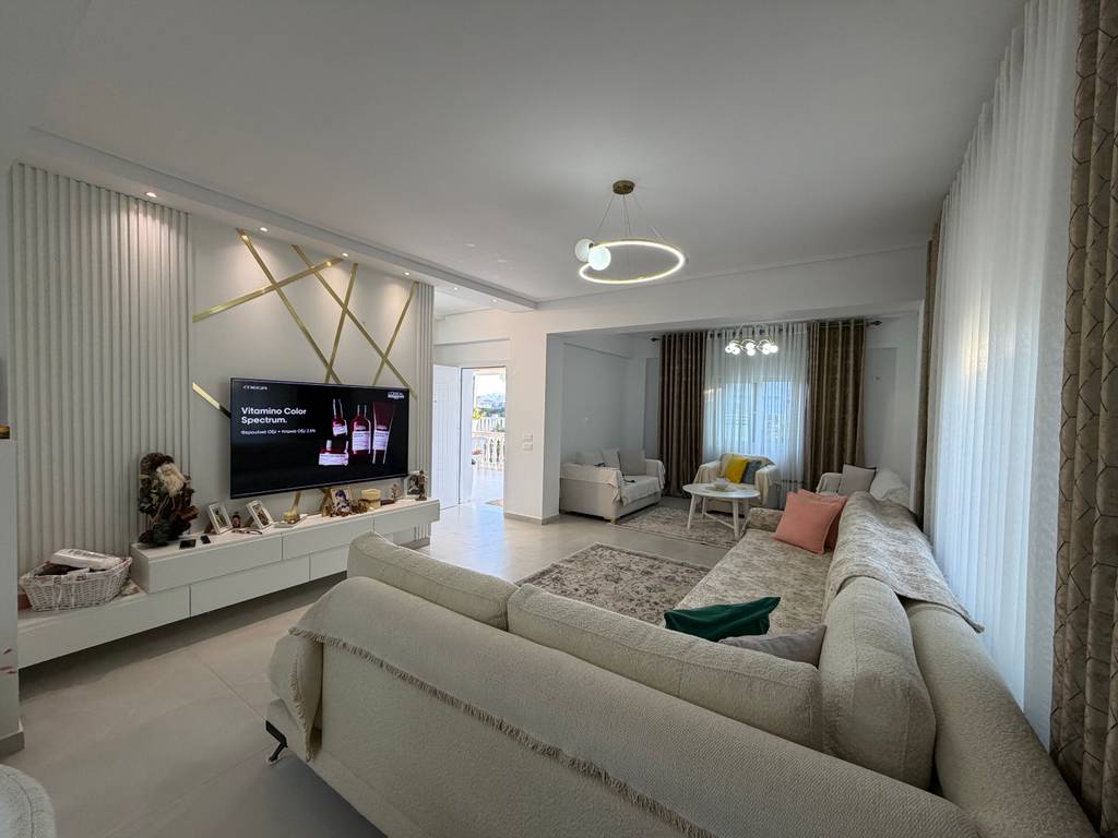 METOQ, SARANDE - SHESIM SHTEPI PRIVATE ME OBORR