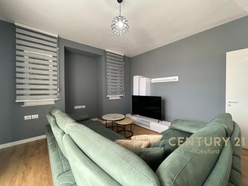 APARTAMENT PËR QIRA 2+1+2+POST PARKIMI TE KOPSHTI BOTANIK!