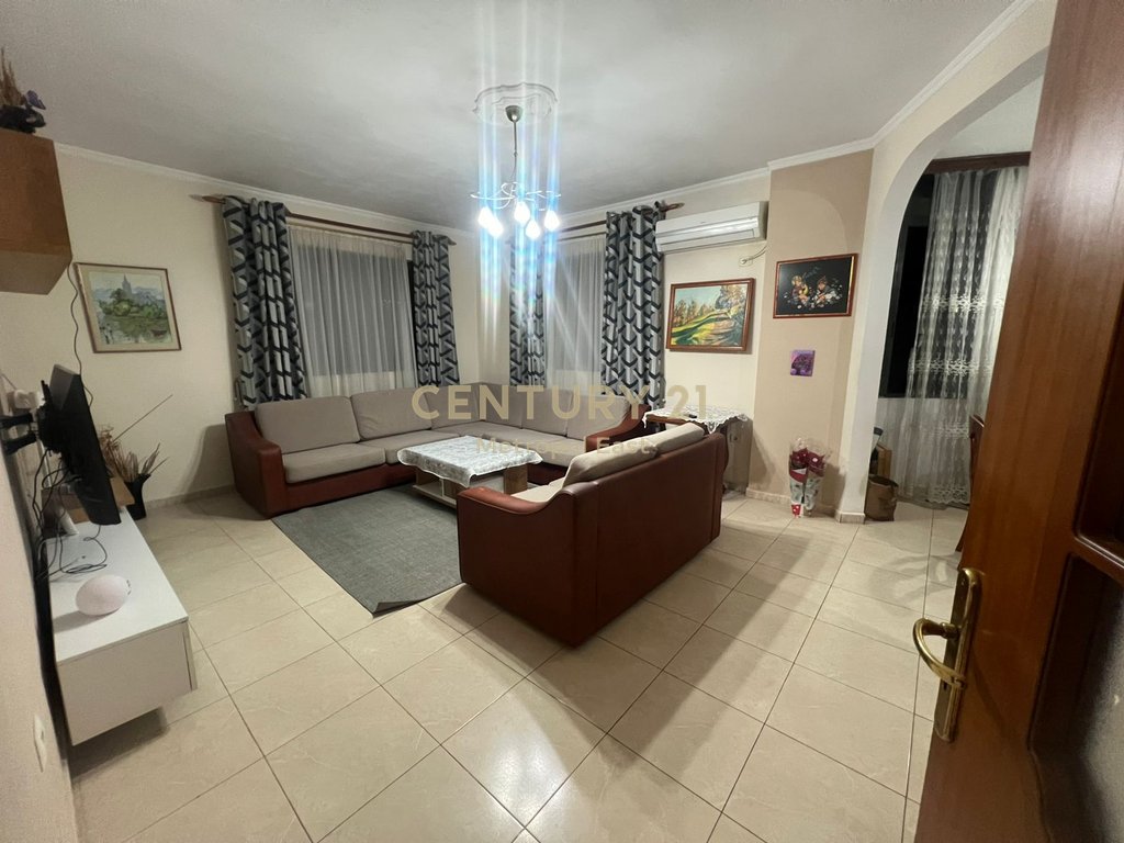 Shitet Apartament 2+1+2 - Kodra e Diellit