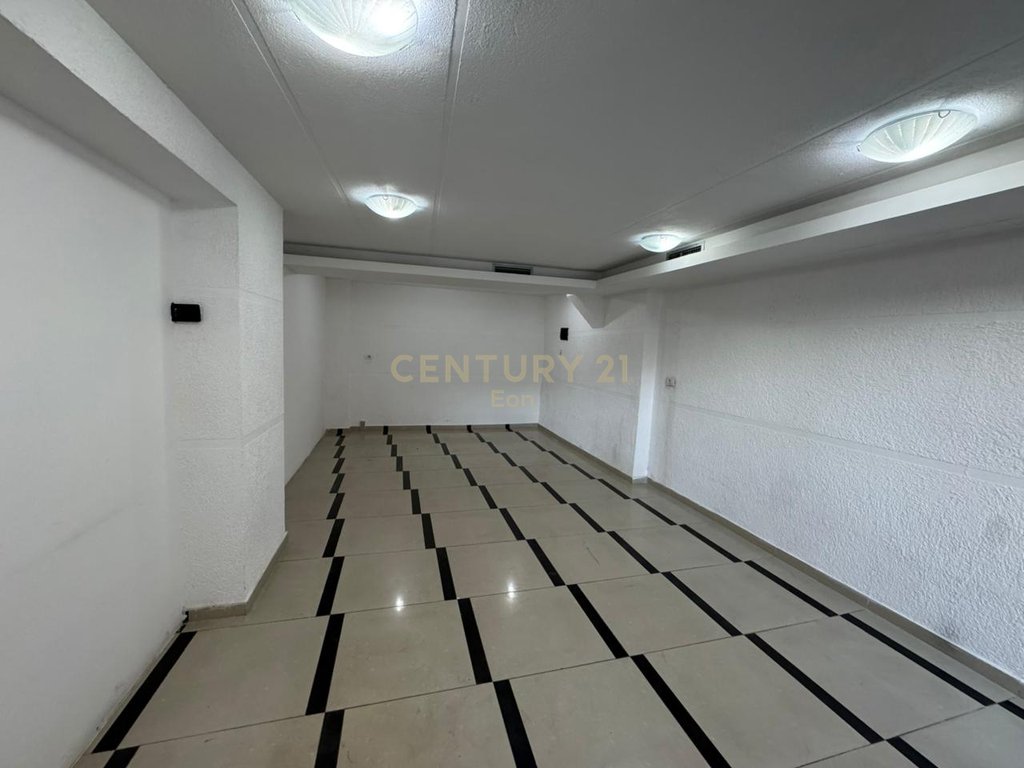 DyqanMe Qira prane UKD, Durrës - 600€  !