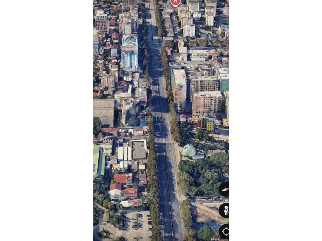 Hotel me 12 Dhoma dhe ambient per Bar-Restorant, në rrugen kryesore Laprake