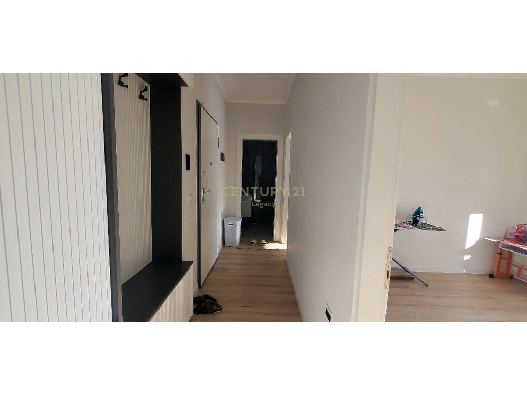 Jepet me qira apartament 2+1 në kompleksin Erli UET