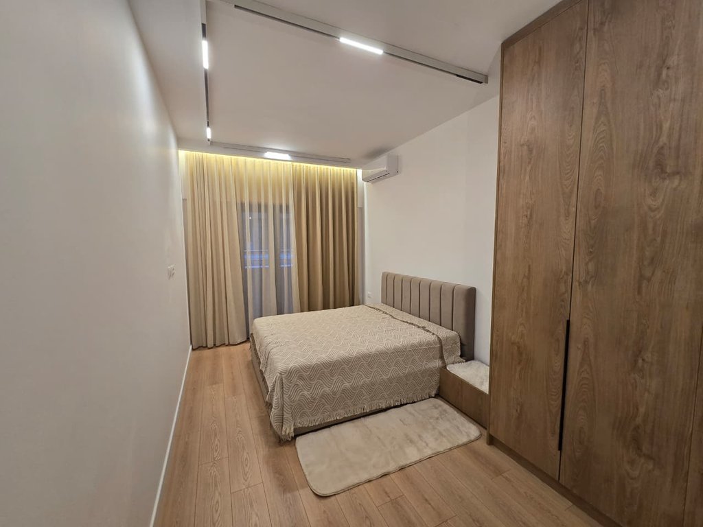 APARTAMENT MODERN PER QERA TEK  GALERIA (ISH KINEMA 17-NENTORI)