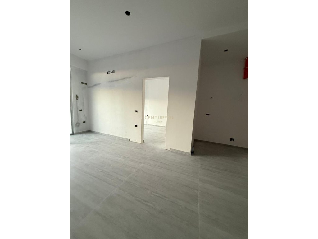 OKAZION !!1 SHITET APARTAMENT 1+1 ME PAMJE NGA DETI – ZONA “UJI I FTOHTË”, VLORE!