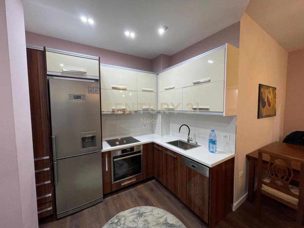JEPET PËR QIRA, APARTAMENT 1+1, TEK LIQENI I THATË!