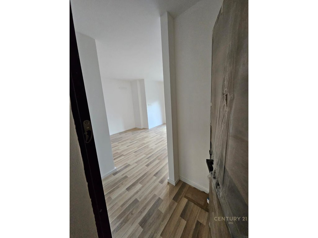GARSONIERE PER SHITJE TEK TREGU ELEKTRIK!