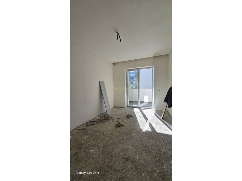Apartament 1+1 në Shitje në Durrës me Post Parkimi dhe Depo !