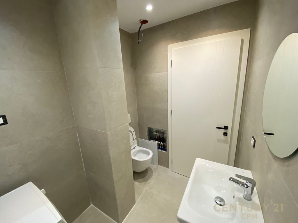 SHESIM APARTAMENT 1+1 TE KOMUNA PARISIT !!!