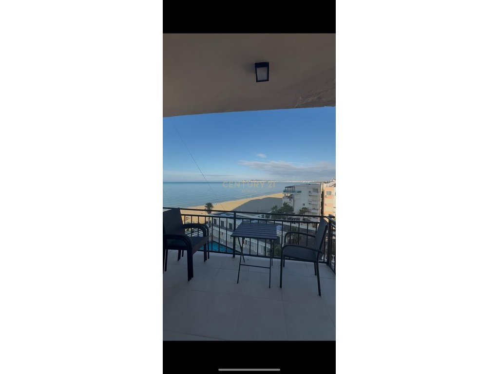 Apartament 1+1 me pamje ballore deti ,në shitje në Golem, Durrës.