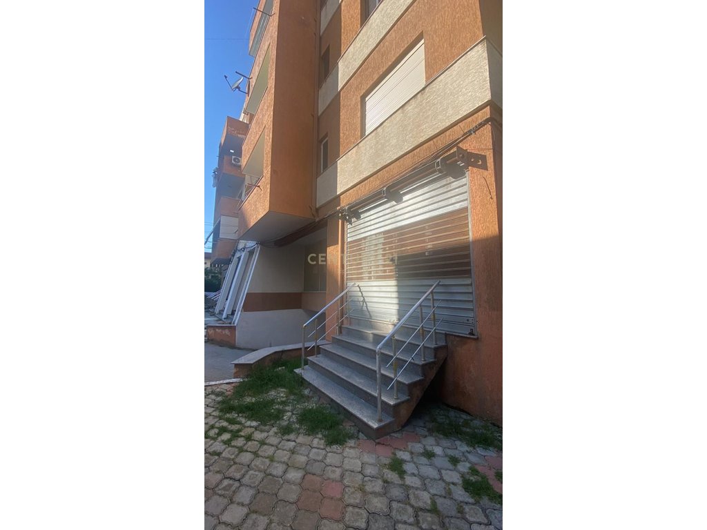 Ambient Komercial  Për Shitje në Plazh Rrota e Kuqe, Durrës - 150000€ | 103 m²