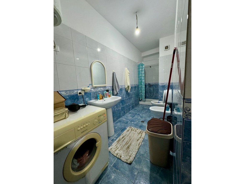 Apartament 1+1 per shitje ne zonen e Astirit.