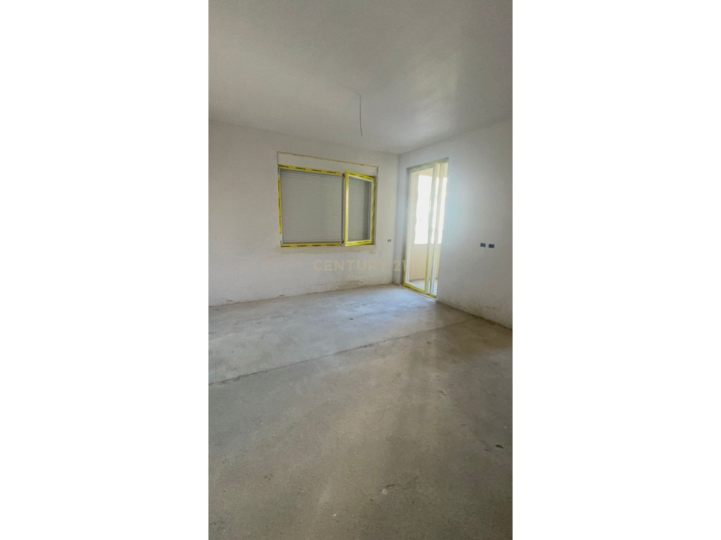 Apartament me lokacion fantastik dhe pamje deti 1+1+ballkon Për Shitje në Golem, Durrës - 126,790| 81.8m²