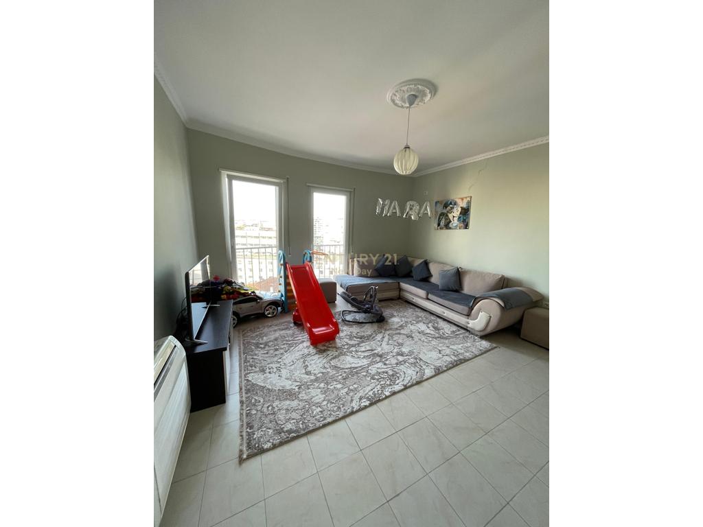 SHITET APARTAMENT 2+1 NE QENDER TE DURRESIT!