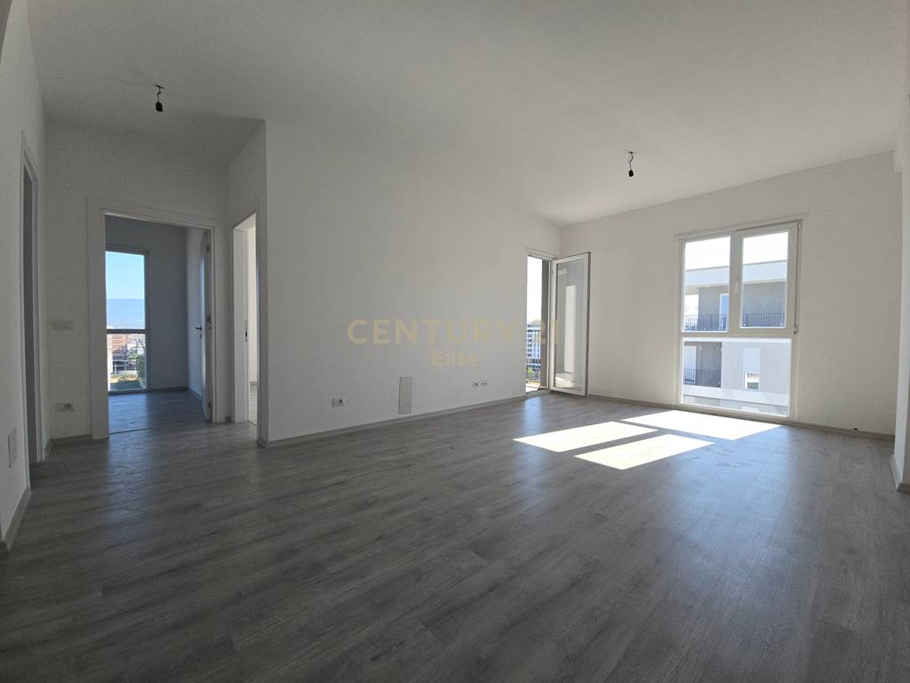 Shitet, Apartament 2+1+Post Parkimi, Univers City