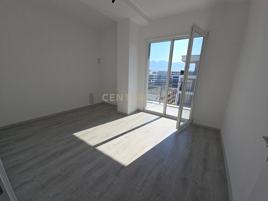 Shitet, Apartament 2+1+Post Parkimi, Univers City