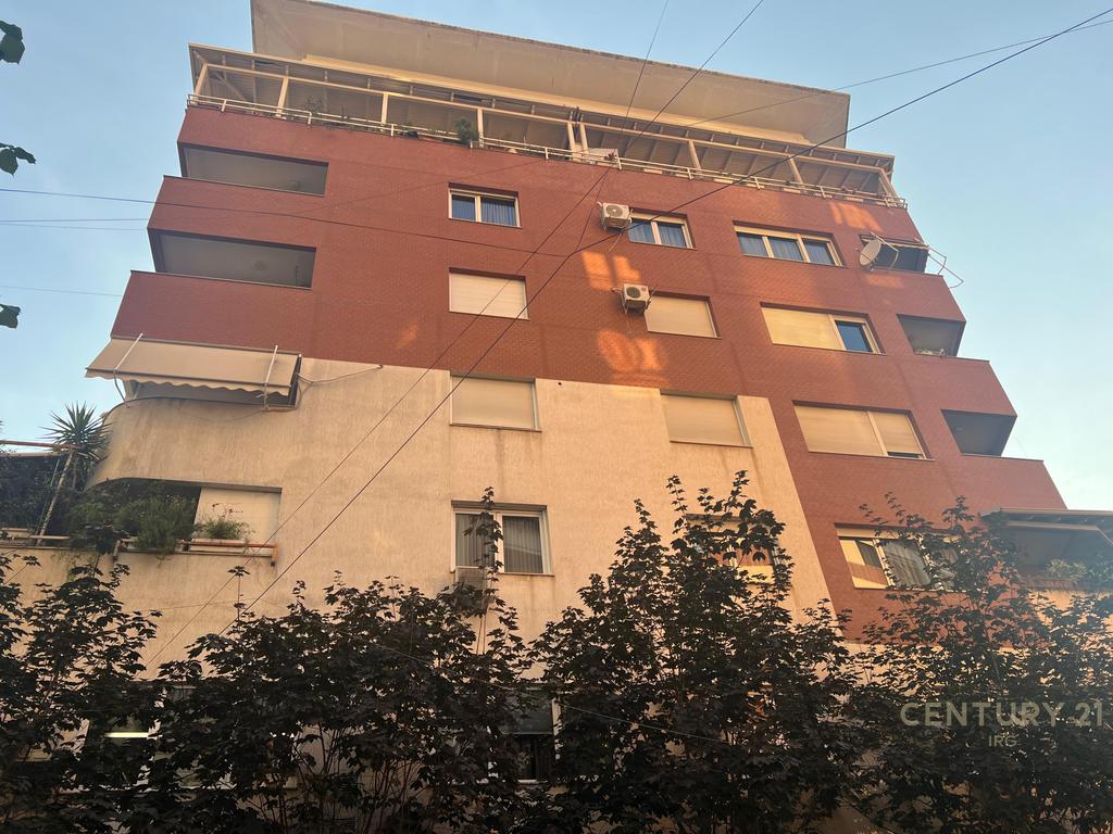 OKAZION ZYRE PER SHITJE TEK RRUGA E BOGDANEVE!