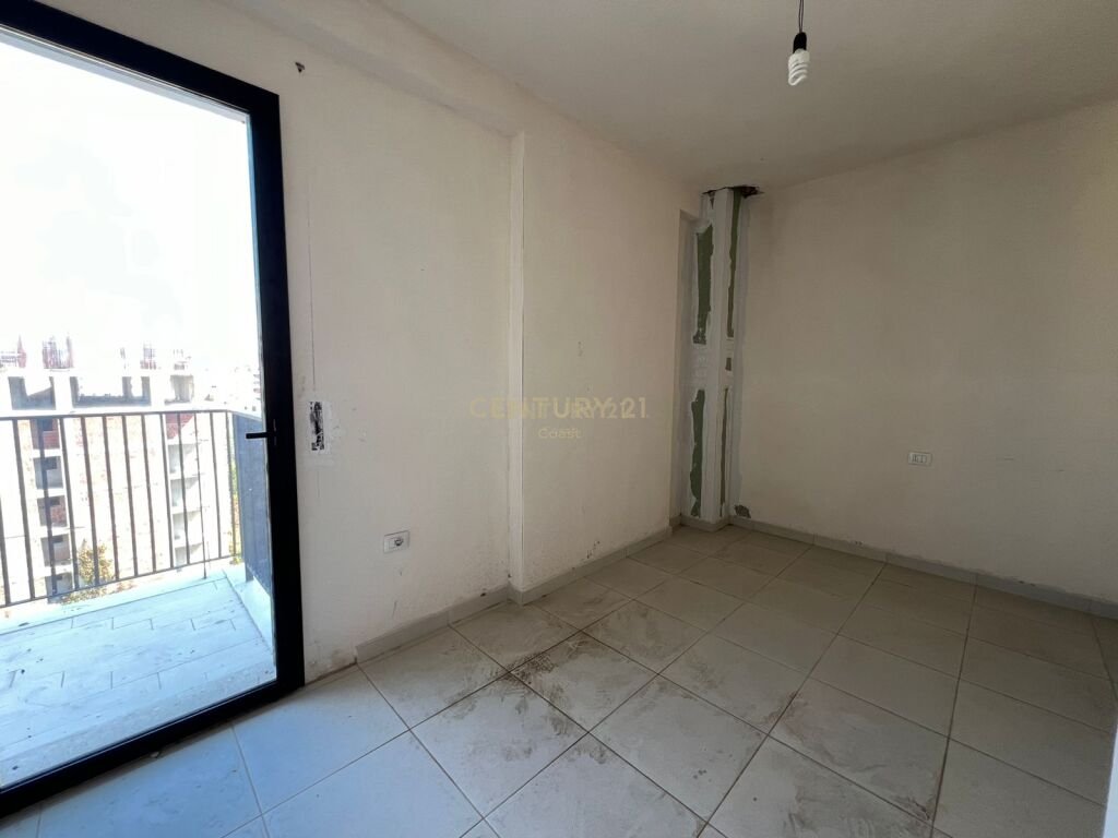 SHESIM APARTAMENT 2+1+2 NE RRUGEN E CIPAJVE NE VLORE!!!