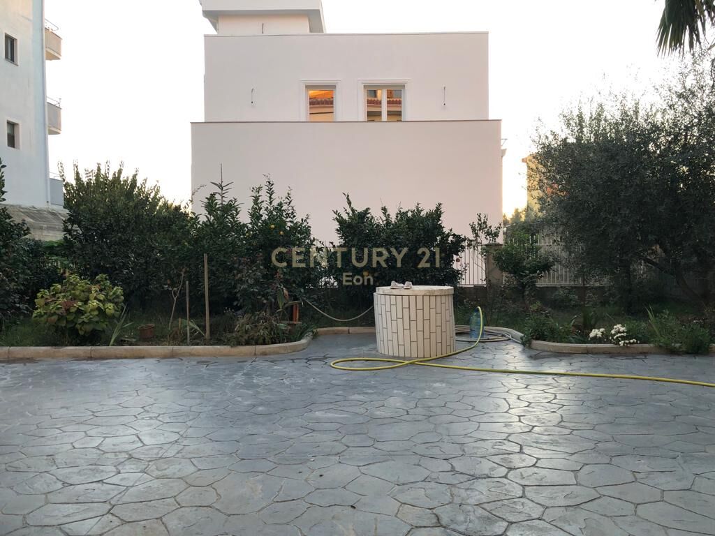 SHITEN 4 APARTAMENTE PJESE TE NJE VILE MUNDESI KTHIMI NE HOTEL NE PLEPA DURRES