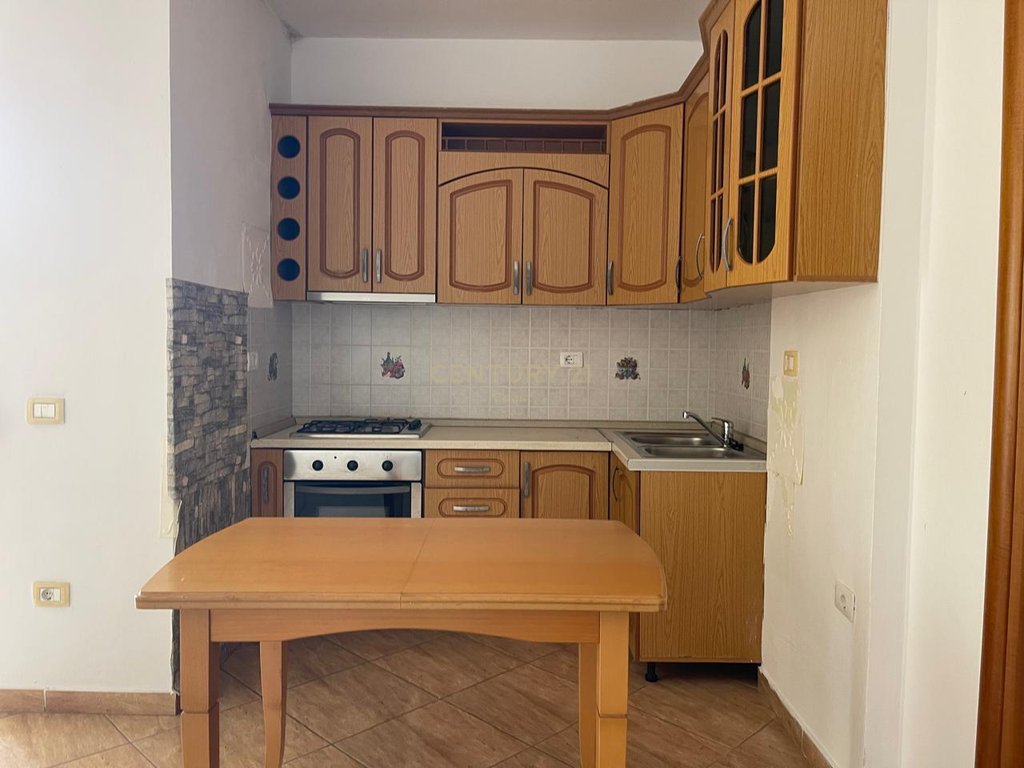 !!!OKAZION !!!SHITET APARTAMENT 1+1 , 71M2 TE RRUGA E CIPAJVE, NE VLORE !!!