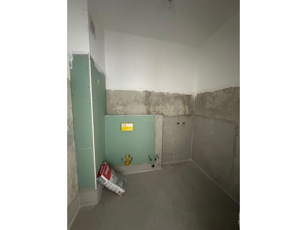 Apartament 2+1 në Shitje në Kavajë !!