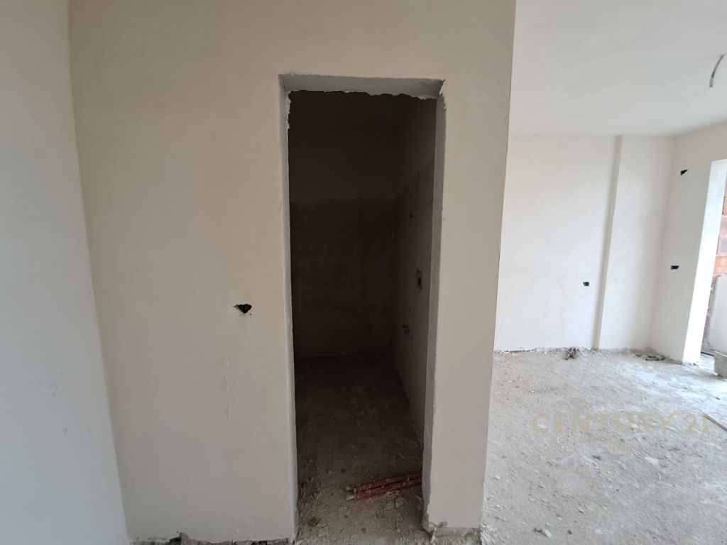 SHITET APARTAMENT 2+1+2 NE QENDER TE DURRESIT !