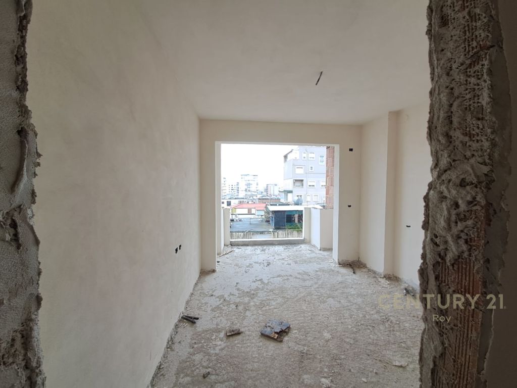 SHITET APARTAMENT 2+1+2 NE QENDER TE DURRESIT !