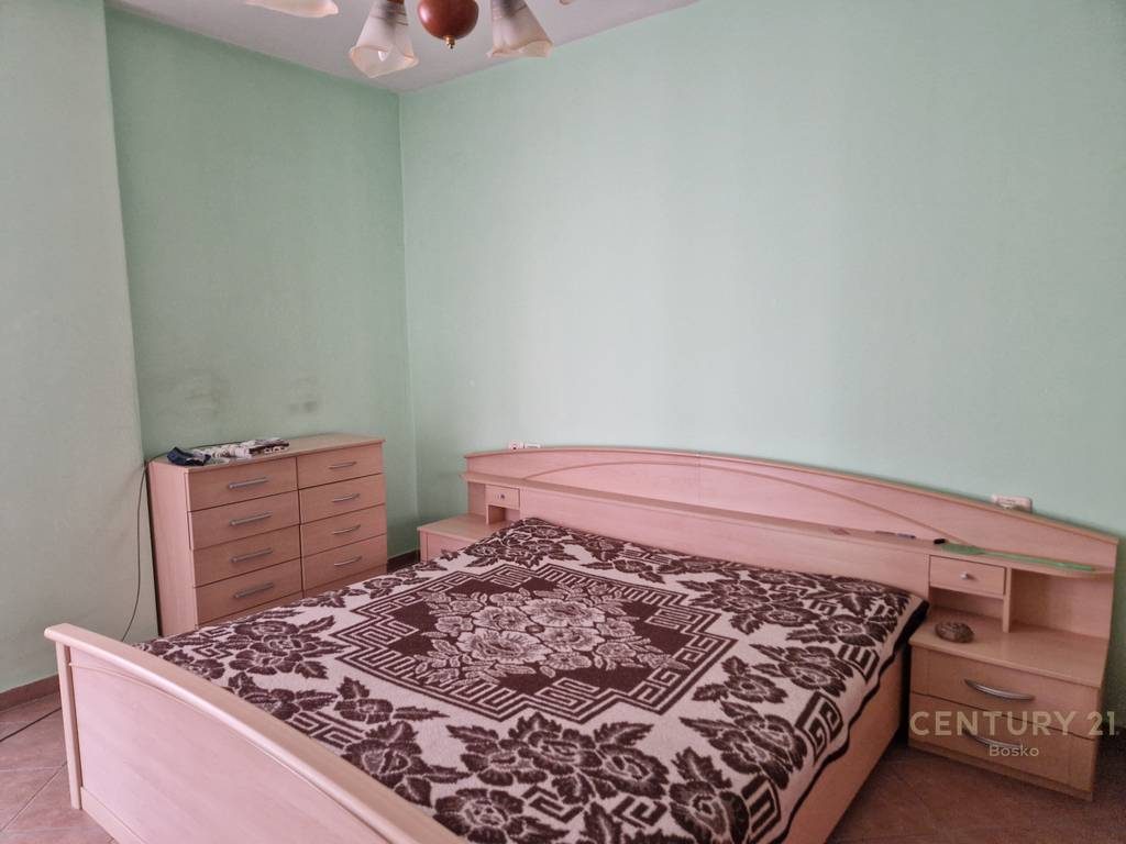 Shitet apartament 2+1 në Yzberisht‼️