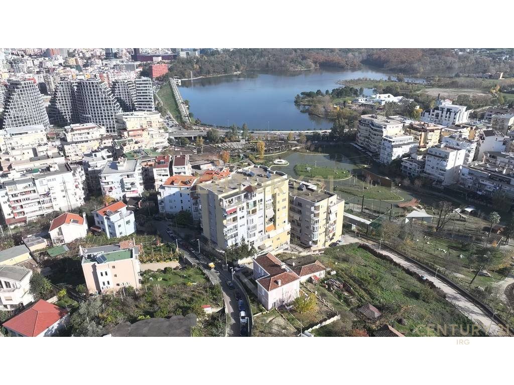 SHITET APARTAMENT  SUPER PREMIUM 4+1+2POSTE PARKIMI – LIQENI ARTIFICIAL, NGJITUR ME KOPSHTIN ZOOLOGJIK - Century 21 Alba...