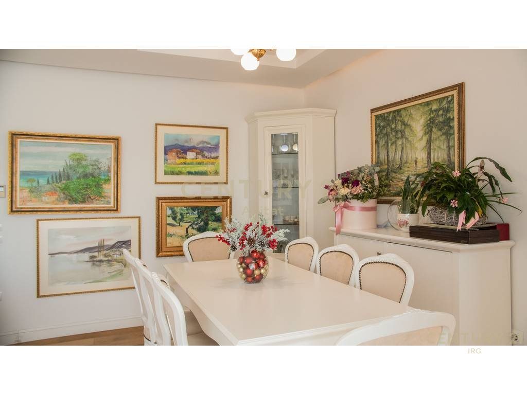SHITET APARTAMENT  SUPER PREMIUM 4+1+2POSTE PARKIMI – LIQENI ARTIFICIAL, NGJITUR ME KOPSHTIN ZOOLOGJIK - Century 21 Alba...