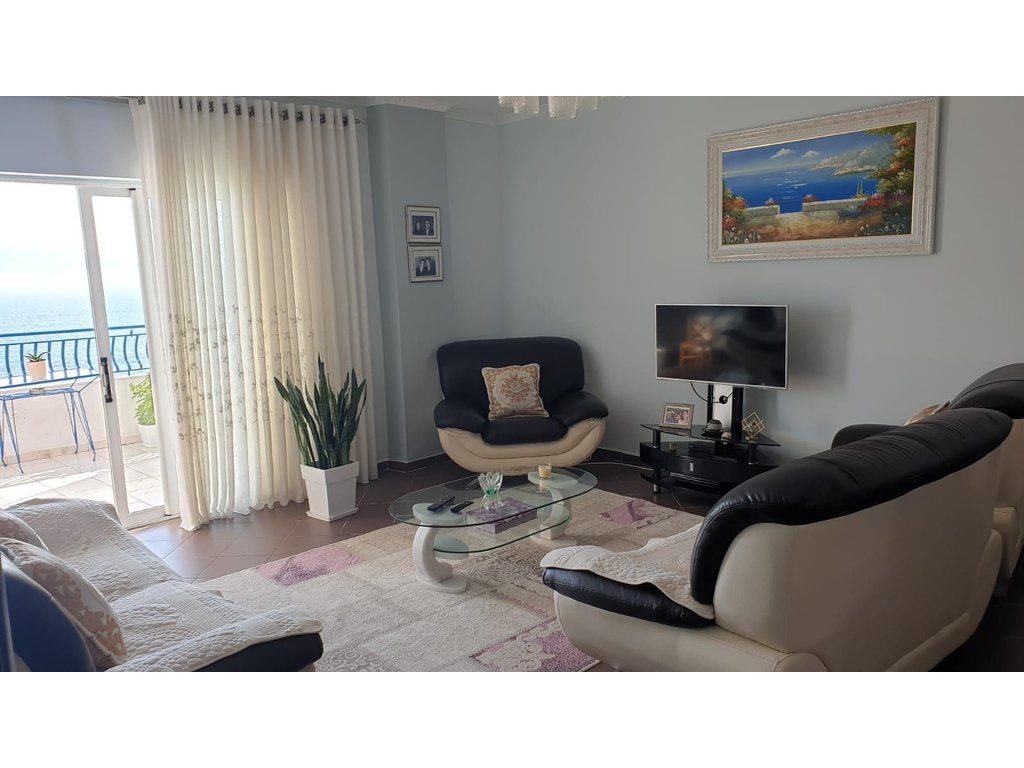 SARANDE, SHESIM PENTHOUSE 3+1+2 ME PAMJE NGA DETI