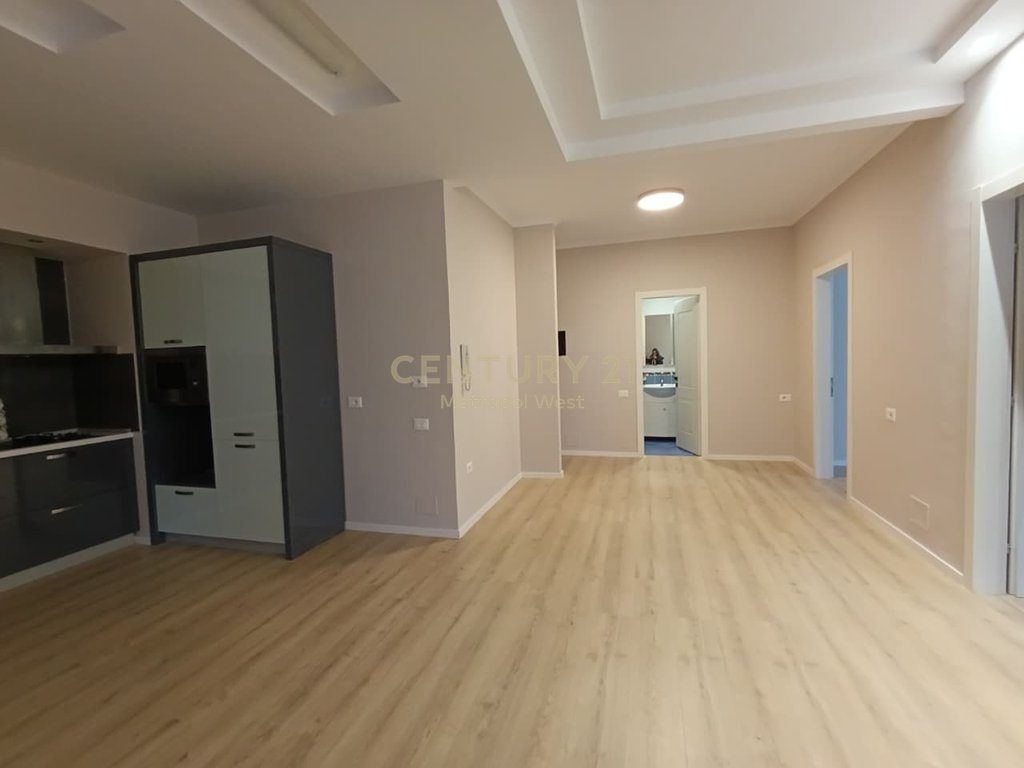 APARTAMENT PËR SHITJE 2+1 PRANË KOMPLEKSIT KOLOMBO - OXHAKU!