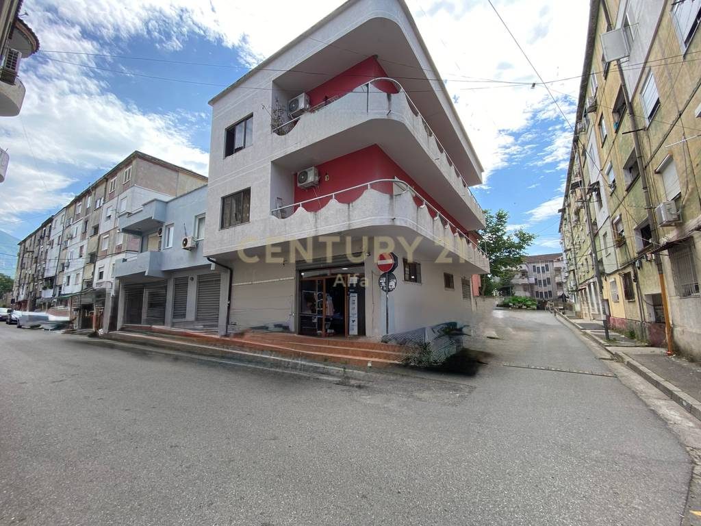 🏡 Shitet Vilë 3-Katëshe në Zonën e Oxhakut!