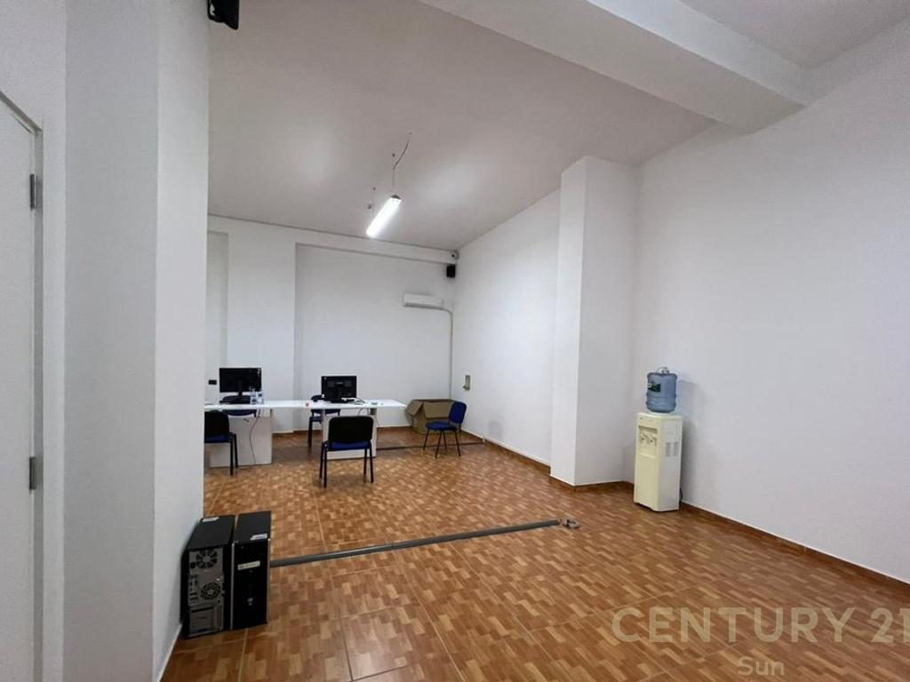 Apartament 2+1 me qira tek Rruga e Durresit!