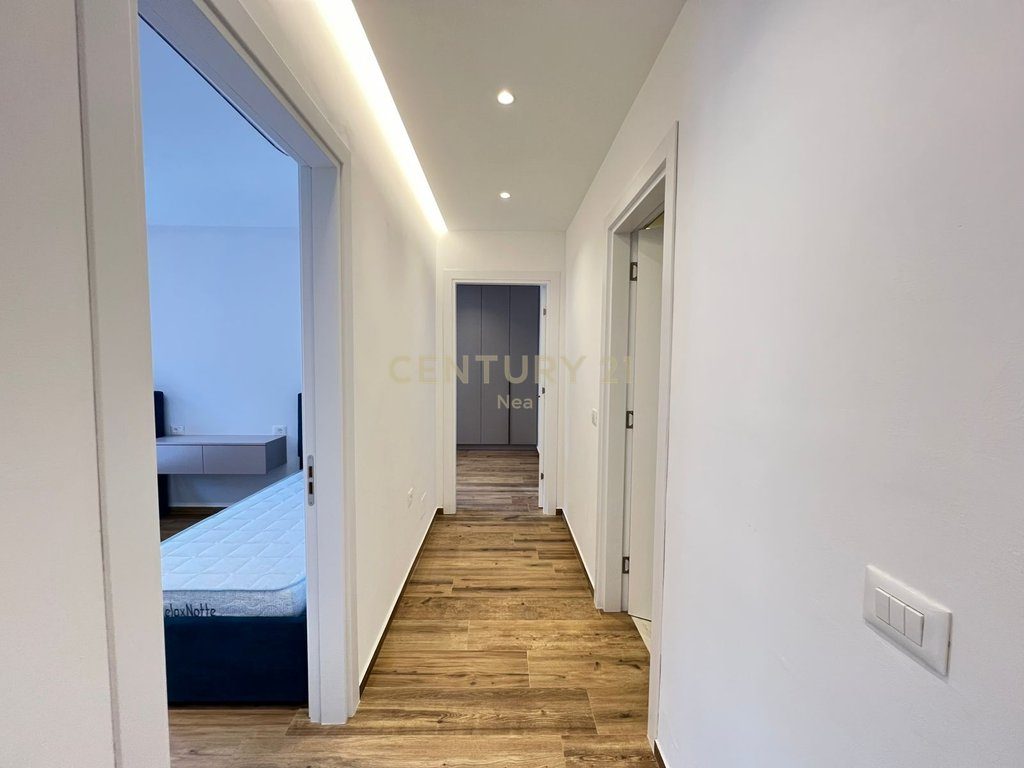 Apartament 2+1+2 me post parkimi per qira te Kodra e Diellit 2!