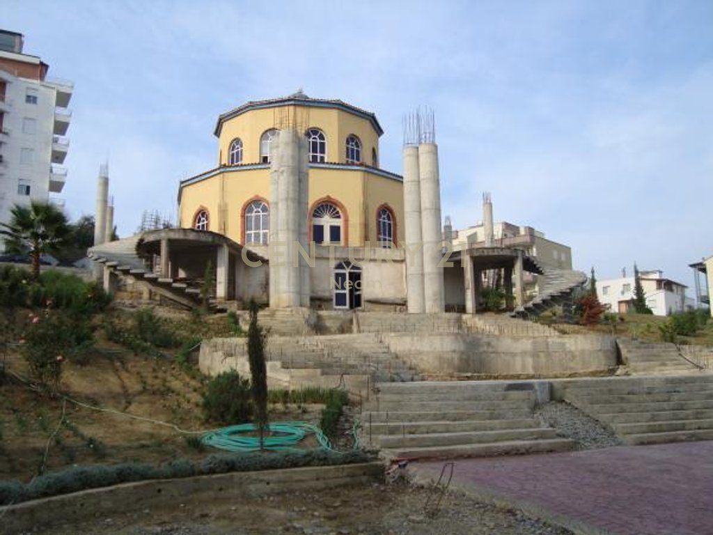 SHITEN 2  POSTE  PARKIMI TE ELEONORA