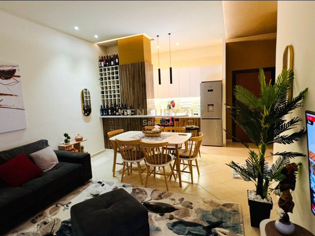 JAPIM ME QIRA APARTAMENT 1+1+ POST PARKIMI PRANE KODRES SE DIELLIT