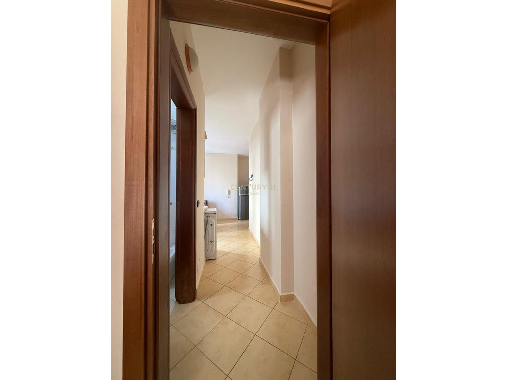 SHITET APARTAMENT 1+1+2  NE LUNGOMARE 1 PRANE SHKOLLES SE "MARINES"
