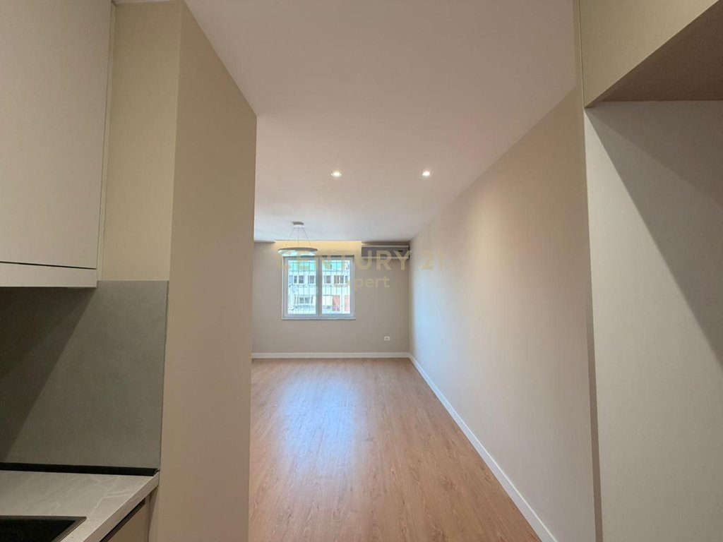 SHESIM APARTAMENT 2+1 PALLATI USLUGA RRUGA ASIM VOKSHI
