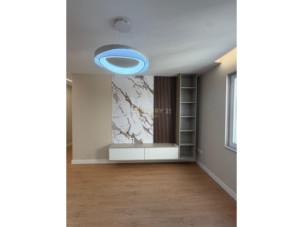 SHESIM APARTAMENT 2+1 PALLATI USLUGA RRUGA ASIM VOKSHI