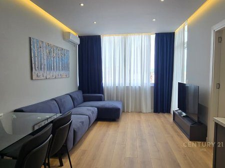 Shitet Apartament 1+1 + Verandë te Rr. Myslym Shyri – Urban Peak Residence ✨