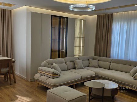 JEPET ME QIRA APARTAMENT 2+1+2 I MOBILUAR TE LIQENI I THATE