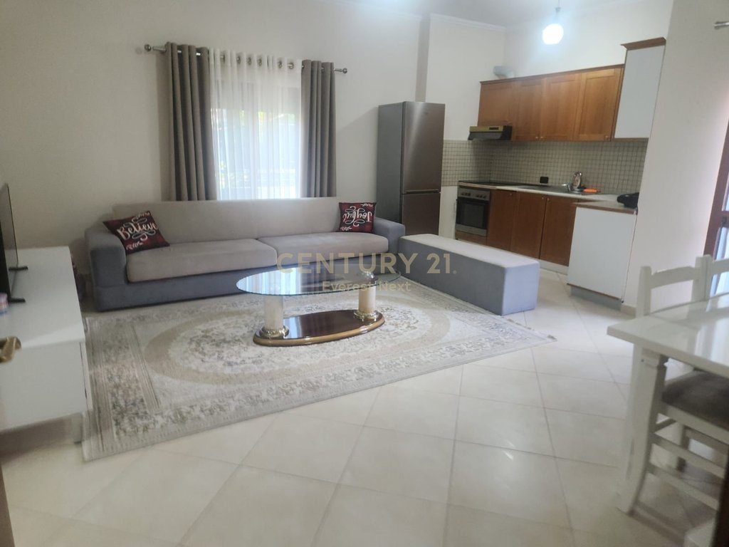 APARTAMENT 2+1+2 ME QIRA PRANE FAKULTETIT EKONOMIK – KATI I DYTË I NJË VILE
