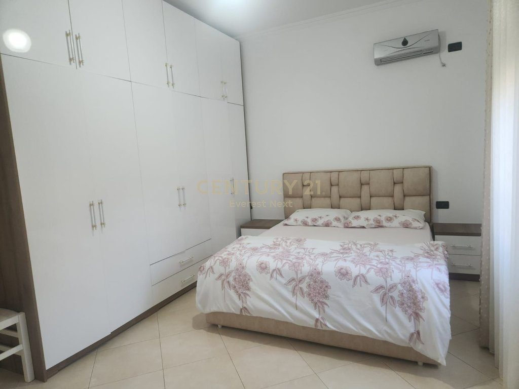 APARTAMENT 2+1+2 ME QIRA PRANE FAKULTETIT EKONOMIK – KATI I DYTË I NJË VILE