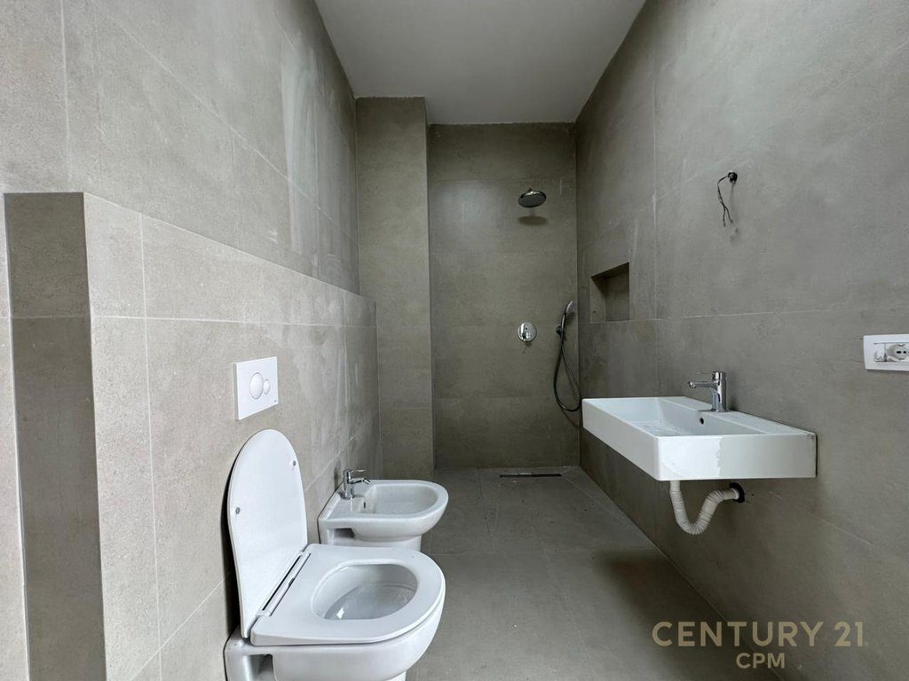 Apartament Per Qera Tek Residenca Uptown 5 Maji!